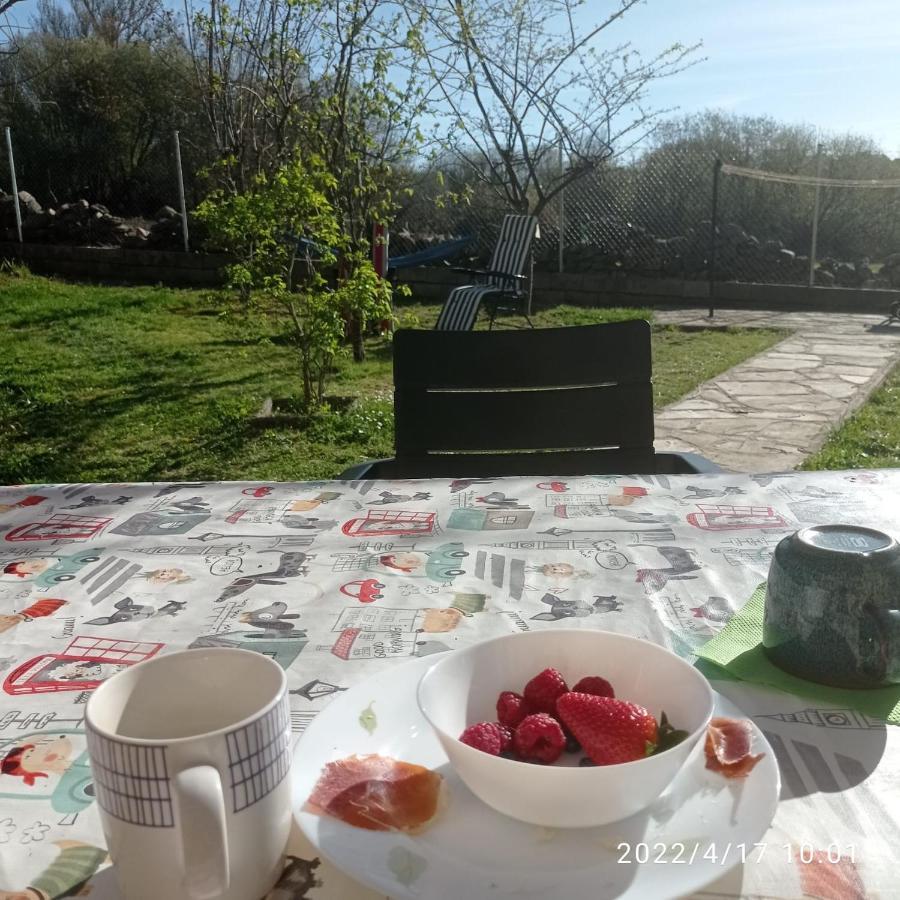 Casa De Huespedes Villa De Las Hortensias Bustarviejo Екстериор снимка